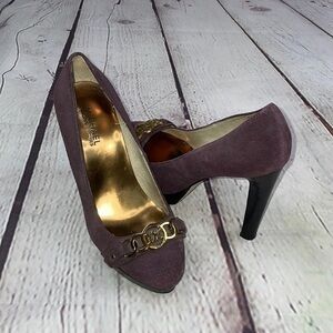 UEC Micheal Kors  w/ gold MK taupe suede heels 7